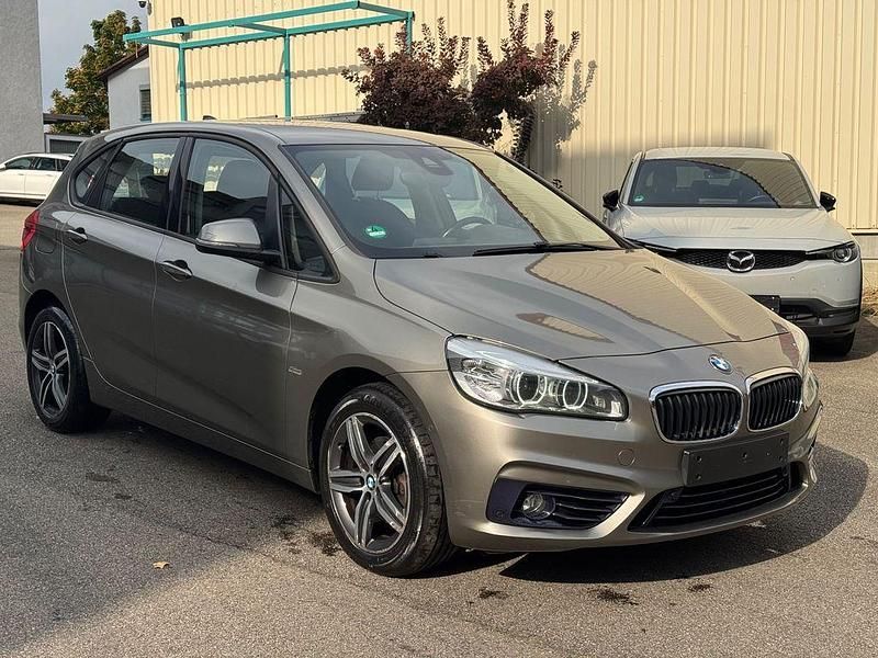 Silber Gebraucht 2016 BMW 218 Active Tourer Sport Line Van / Kleinbus | 8.950 € (Guter Preis) - Bild 1/4