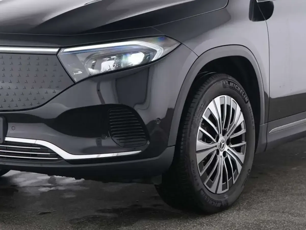 Gebraucht Mercedes EQA250 Advanced 139 kW (190 PS) 2025 Kosmosschwarz SUV
