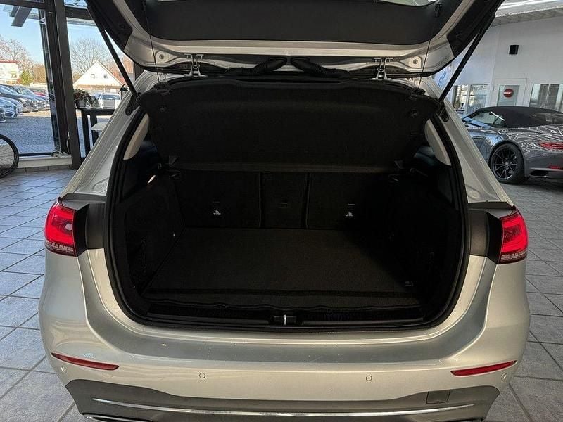 Gebraucht Mercedes B220 Progressive 190 PS (139 kW) 2019 Silber Van / Kleinbus