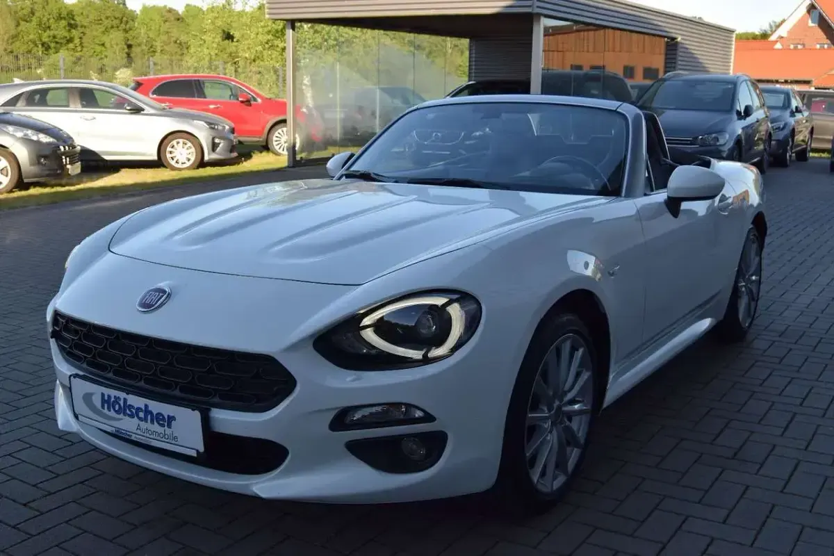 Gebraucht Fiat 124 Spider 140 PS (102 kW) 2019 Crystal white Cabrio