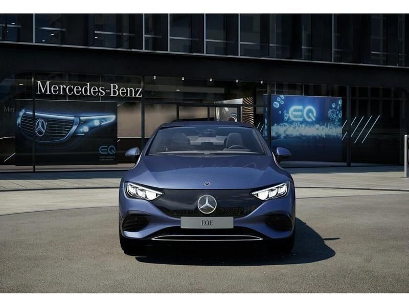 Gebraucht Mercedes EQE300 Electric Art 180 kW (245 PS) 2024 Blau sodalithblau Limousine