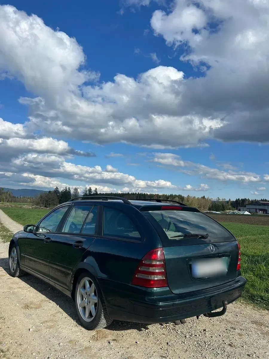 Gebraucht Mercedes 200 116 PS (85 kW) 2001 Grün Kombi