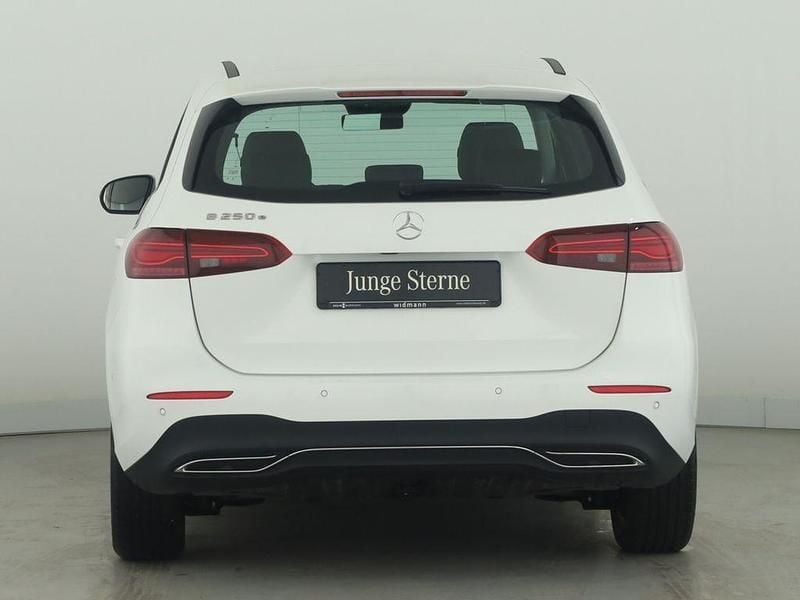 Gebraucht Mercedes B250e Advanced 218 PS (160 kW) 2025 Weiß Van / Kleinbus