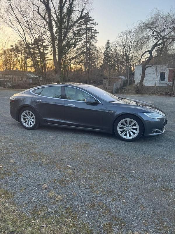Second-hand Tesla Model S 309 kW (421 CP) 2015 Gri Hatchback
