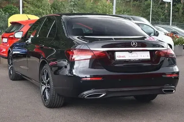 Gebraucht Mercedes E200 Avantgarde 211 PS (155 kW) 2022 Schwarz Limousine