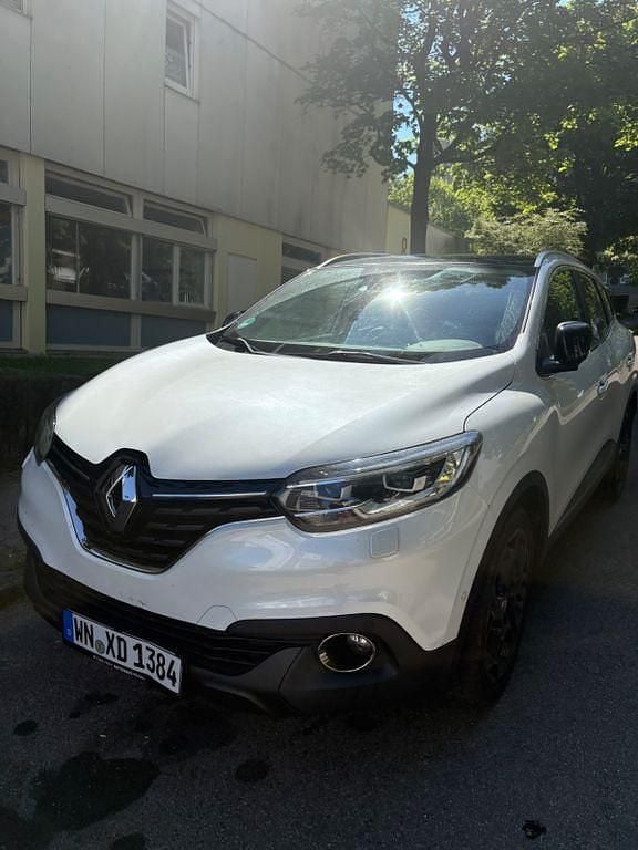 Weiß Gebraucht 2017 Renault Kadjar Crossborder SUV | 11.990 € (Guter Preis) - Bild 1/4