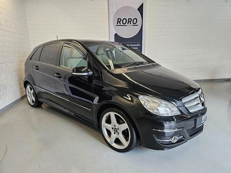 Gebraucht Mercedes B200 AMG 140 PS (102 kW) 2009 Schwarz Van / Kleinbus
