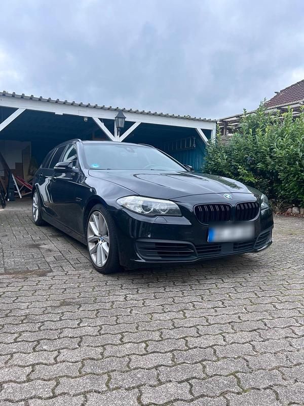 Schwarz Gebraucht 2015 BMW 535 Sport Line Kombi | 14.799 € (Superpreis) - Bild 1/4