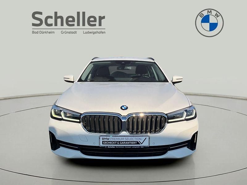 Gebraucht BMW 530 286 PS (210 kW) 2022 Alpinweiss iii Kombi