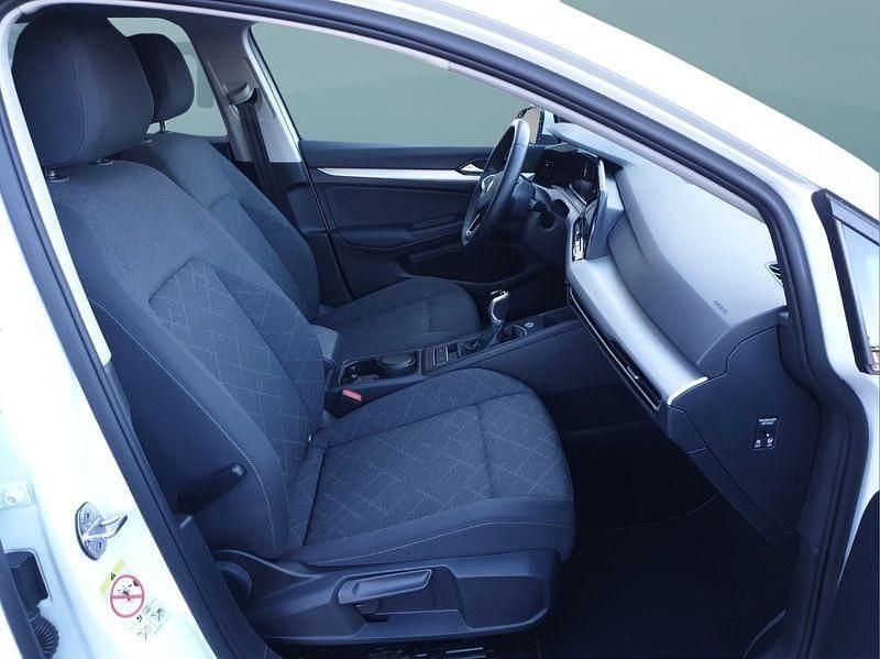 Gebraucht VW Golf VIII 131 PS (96 kW) 2023 Weiß Kleinwagen