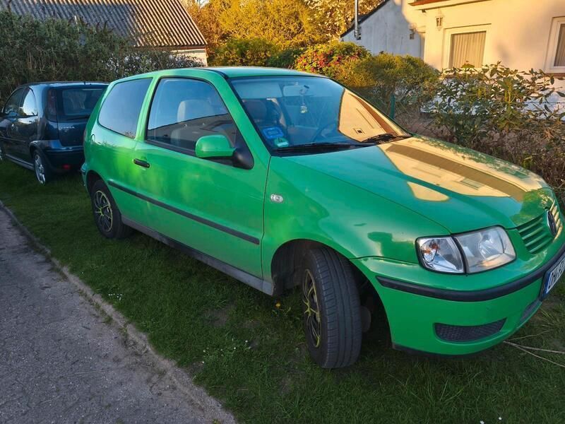 Grün Gebraucht 2000 VW Polo Kleinwagen | 800 € (Fairer Preis) - Bild 1/2