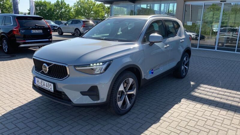 Grau Gebraucht 2025 Volvo XC40 Core SUV | 35.500 € (Superpreis) - Bild 1/4