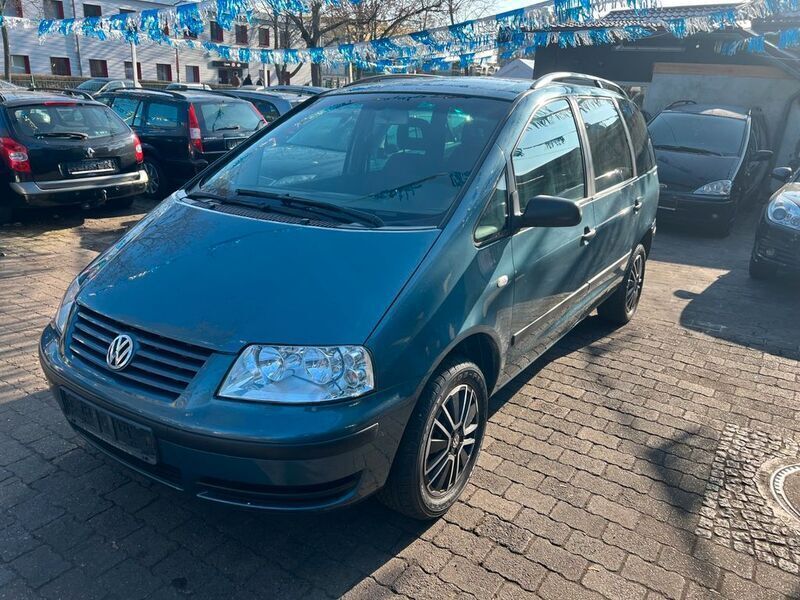 Blau Gebraucht 2003 VW Sharan Highline Van / Kleinbus | 3.990 € (Etwas zu teuer) - Bild 1/4