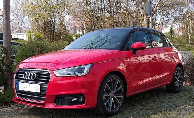 Rot Gebraucht 2018 Audi A1 Sportback Sport Kleinwagen | 16.599 € (Superpreis) - Bild 1/1