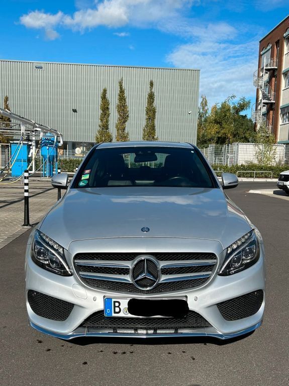 Silber Gebraucht 2015 Mercedes C220 AMG line Limousine | 22.999 € (Teuer) - Bild 1/4