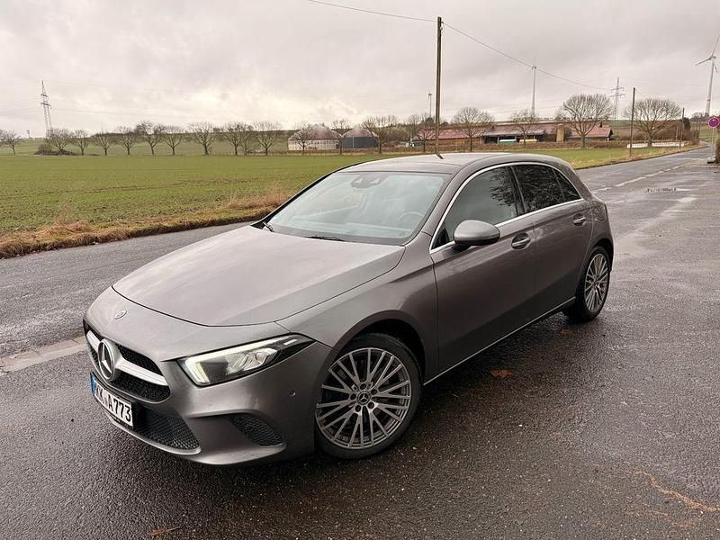 Gebraucht Mercedes A250 224 PS (164 kW) 2018 Grau Limousine