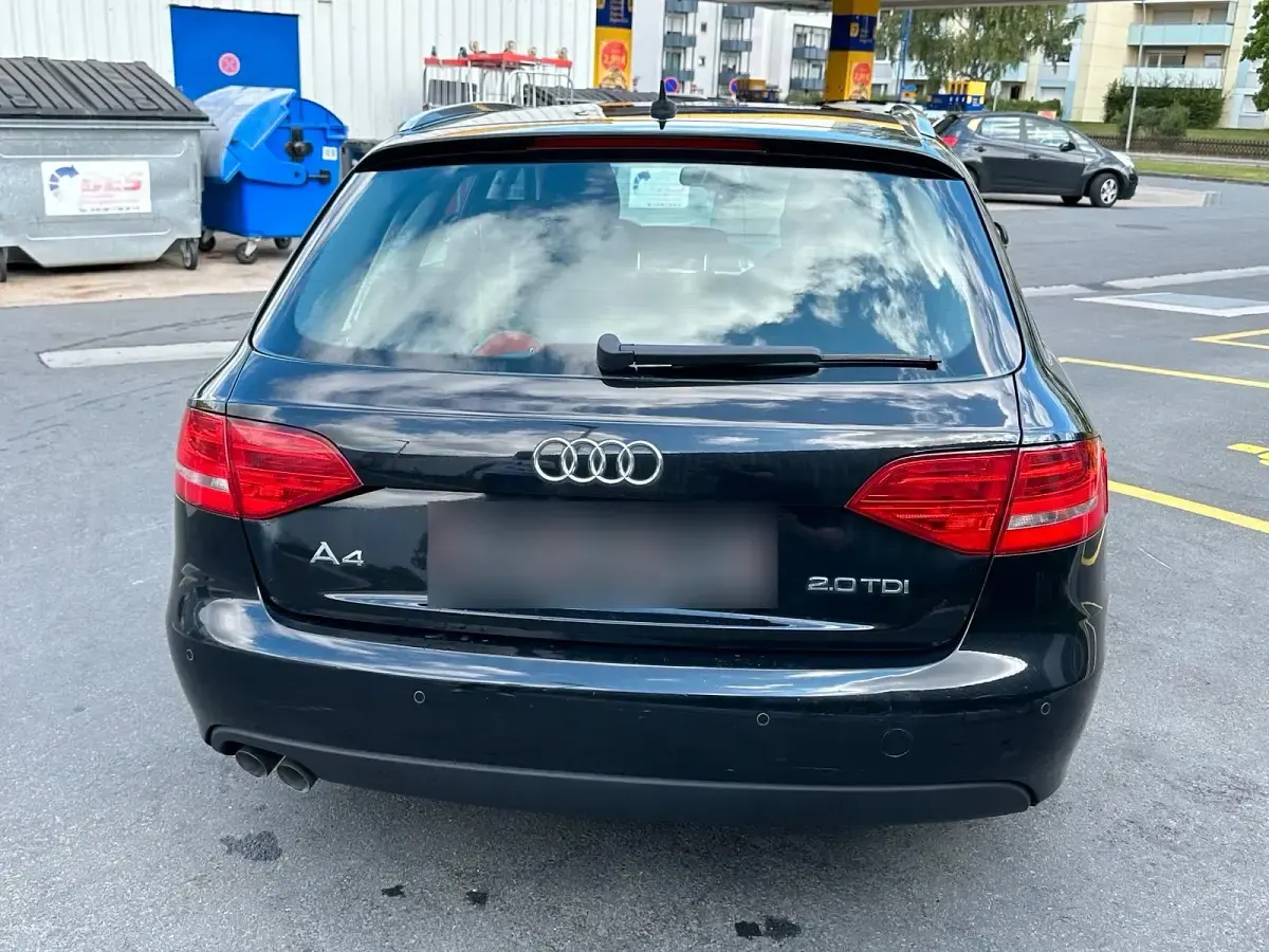 Gebraucht Audi A4 136 PS (100 kW) 2010 Schwarz Kombi