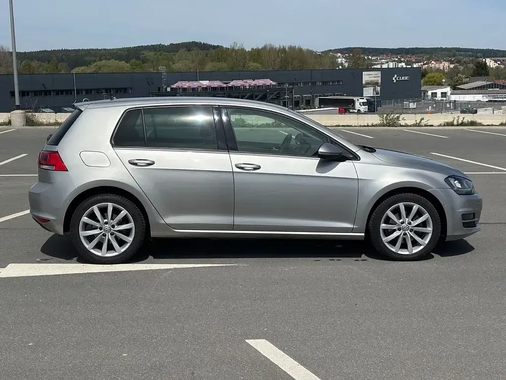 Gebraucht VW Golf VII Highline 122 PS (89 kW) 2014 Silber Limousine