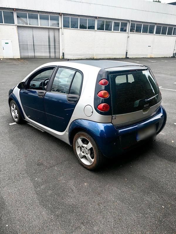 Usata Smart ForFour 75 CV (55 kW) 2005 Blu Utilitaria