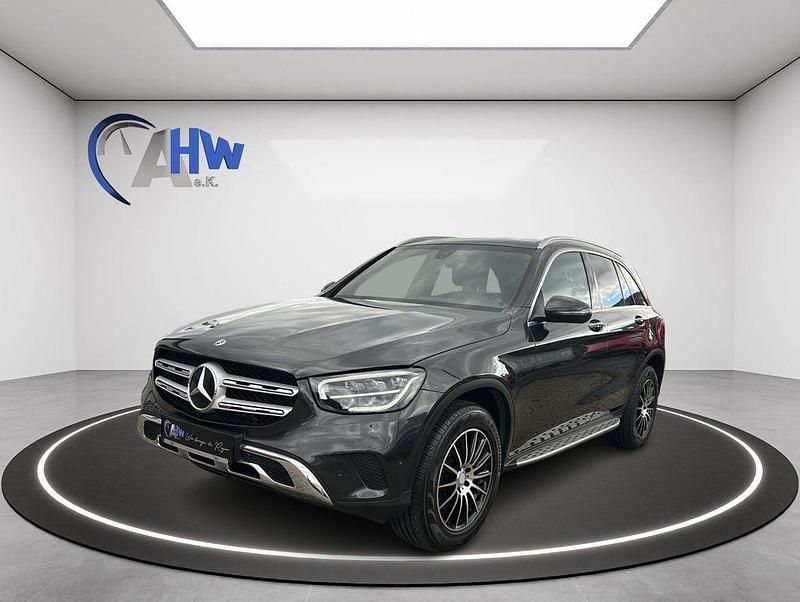 Gebraucht Mercedes GLC200 AMG line 163 PS (119 kW) 2019 Grau SUV