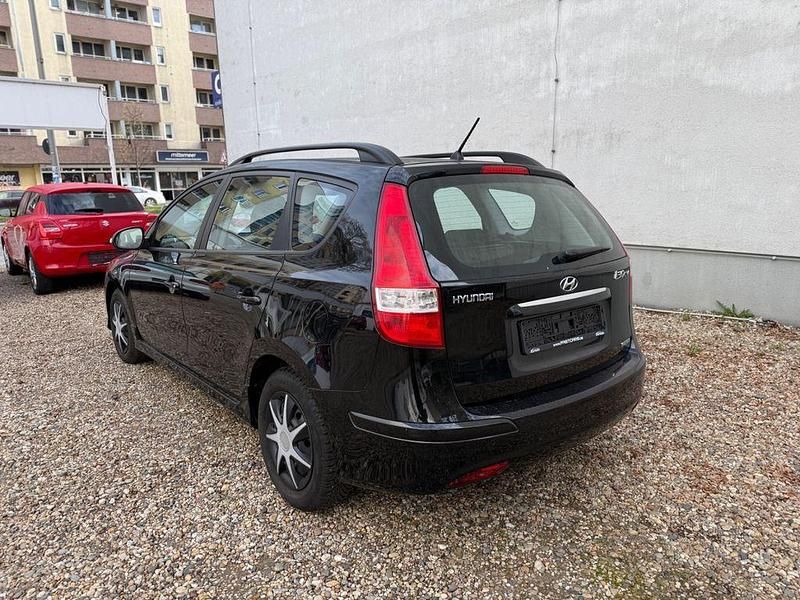 Gebraucht Hyundai i30 Classic 90 PS (66 kW) 2011 Schwarz Kombi