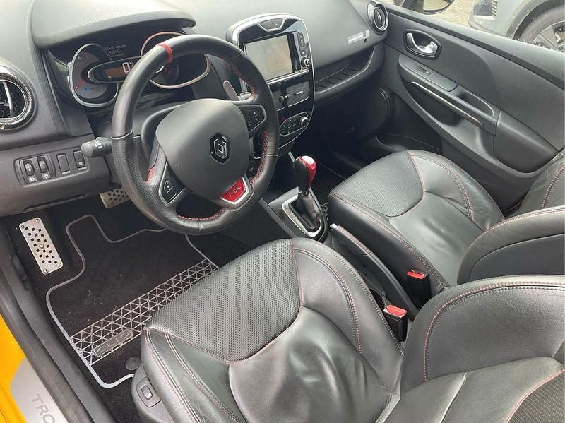 Gebraucht Renault Clio IV Trophy 220 PS (161 kW) 2016 Gelb Limousine