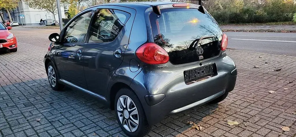 Gebraucht Toyota Aygo City 68 PS (50 kW) 2007 Grau Kleinwagen