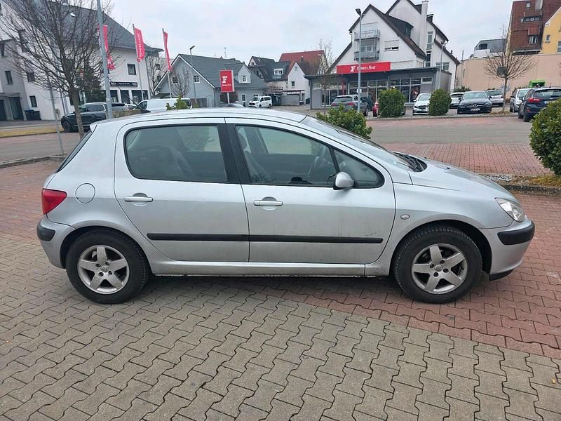 Gebraucht Peugeot 307 75 PS (55 kW) 2002 Silber Kleinwagen