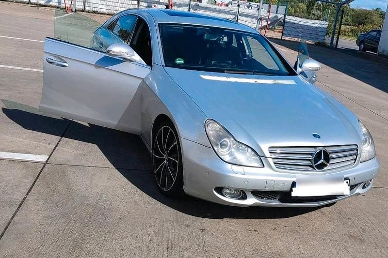 Silber Gebraucht 2006 Mercedes CLS320 Limousine | 5.250 € (Superpreis) - Bild 1/4