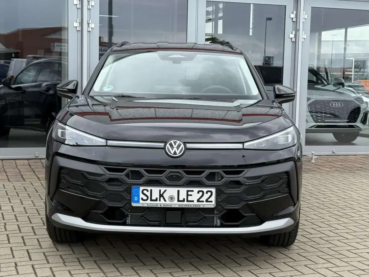 Neu VW T-Roc Style 150 PS (110 kW) 2026 Schwarz SUV