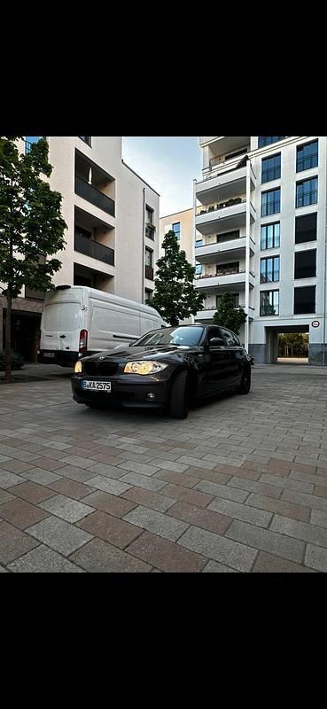 Braun Gebraucht 2005 BMW 118 Kleinwagen | 3.500 € (Guter Preis) - Bild 1/4