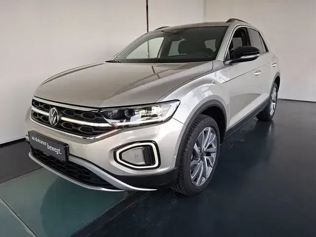 Gebraucht VW T-Roc Life 150 PS (110 kW) 2023 Ivory silver metallic SUV