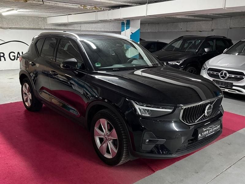 Gebraucht Volvo XC40 Core 163 PS (119 kW) 2024 Onyx black SUV
