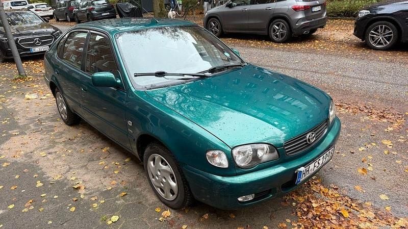 Grün Gebraucht 2000 Toyota Corolla Sol Limousine | 1.200 € (Superpreis) - Bild 1/4