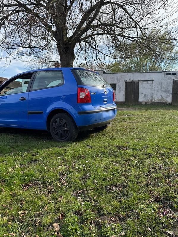 Gebraucht VW Polo 64 PS (47 kW) 2004 Blau Kleinwagen