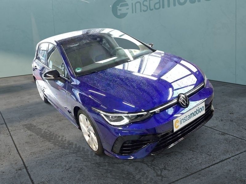 Blau Gebraucht 2021 VW Golf VIII IQ Drive Limousine | 40.575 € - Bild 1/3