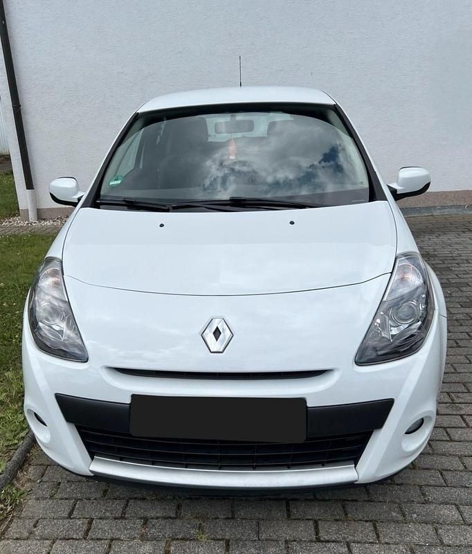 Weiß Gebraucht 2010 Renault Clio III Limousine | 3.000 € - Bild 1/4