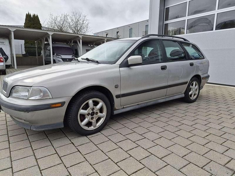Gebraucht Volvo V40 140 PS (102 kW) 1998 Grau Kombi