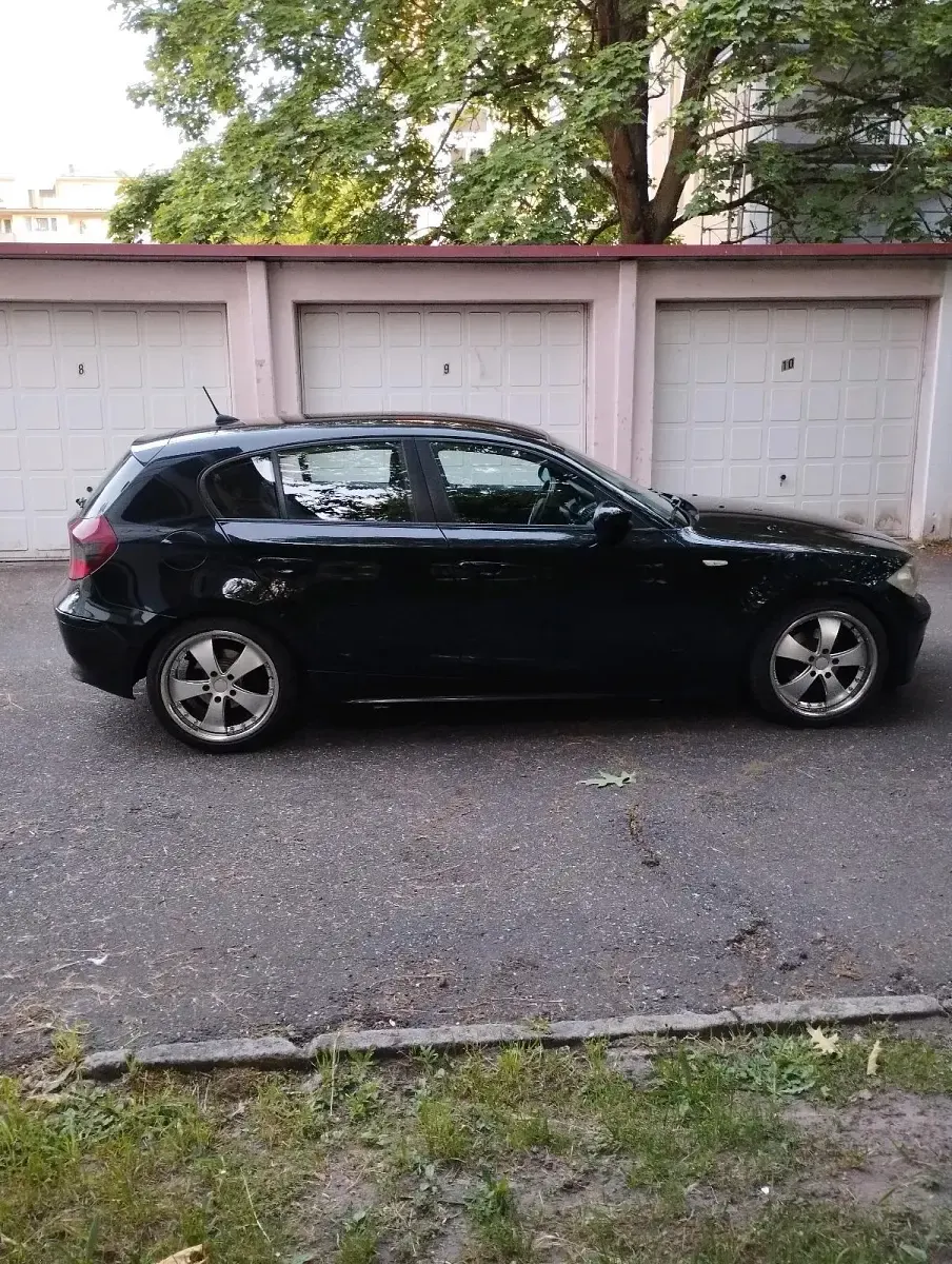 Gebraucht BMW 118 122 PS (89 kW) 2005 Schwarz Kleinwagen