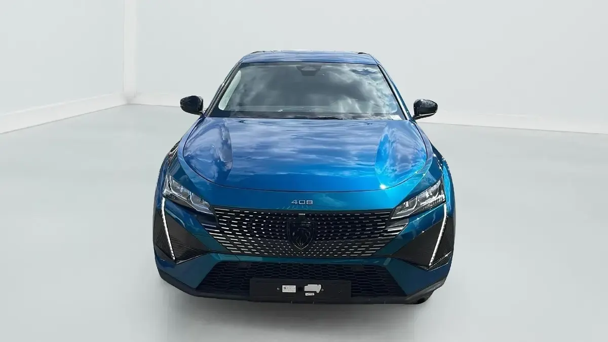 Gebraucht Peugeot 408 Allure 136 PS (100 kW) 2025 Blau (bleu obsession) SUV