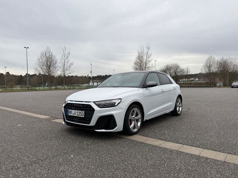 Weiß Gebraucht 2019 Audi A1 Sportback S-Line Kleinwagen | 22.000 € (Guter Preis) - Bild 1/4