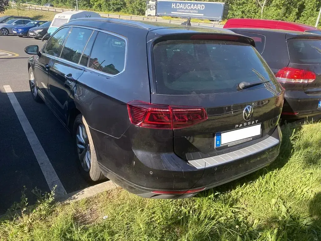 Gebraucht VW Passat Business 150 PS (110 kW) 2021 Schwarz Kombi