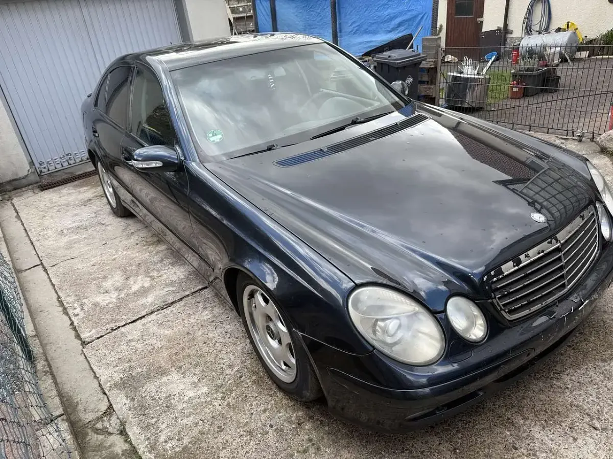 Gebraucht Mercedes E220 Classic 150 PS (110 kW) 2003 Limousine