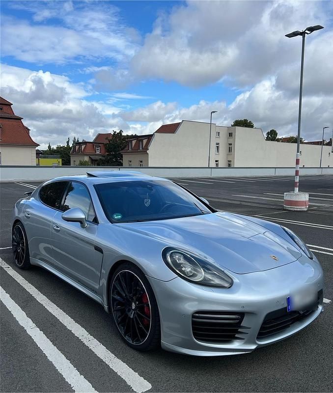 Silber Gebraucht 2014 Porsche Panamera GTS Limousine | 31.000 € (Fairer Preis) - Bild 1/4