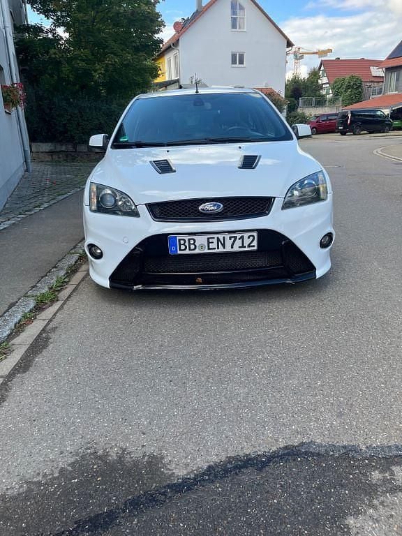 Weiß Gebraucht 2007 Ford Focus ST Coupé | 8.500 € - Bild 1/4