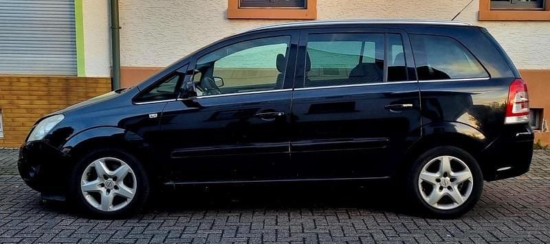 Gebraucht Opel Zafira 150 PS (110 kW) 2018 Schwarz Van / Kleinbus