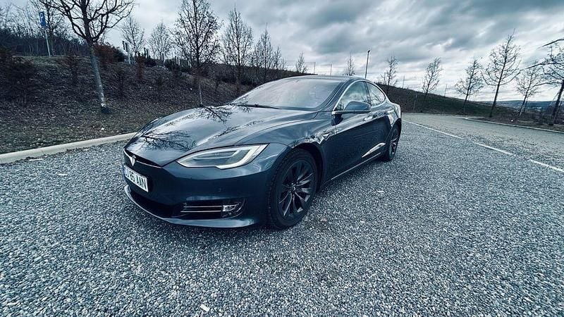 Second-hand Tesla Model S 386 kW (525 CP) 2018 Gri Hatchback