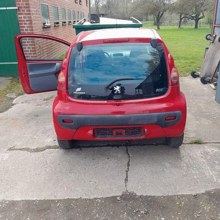 Gebraucht Peugeot 107 Filou 68 PS (50 kW) 2011 Rot Kleinwagen