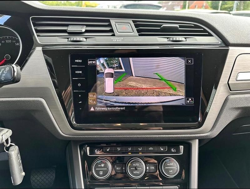 Gebraucht VW Touran 105 PS (77 kW) 2019 Grau Van / Kleinbus