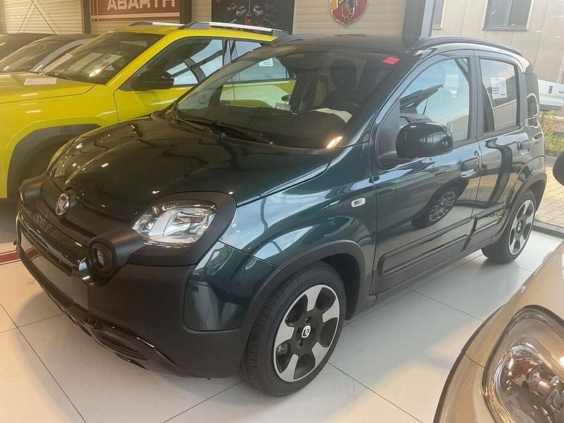 Neu Fiat Panda Cross 69 PS (50 kW) 2025 Grün Kleinwagen